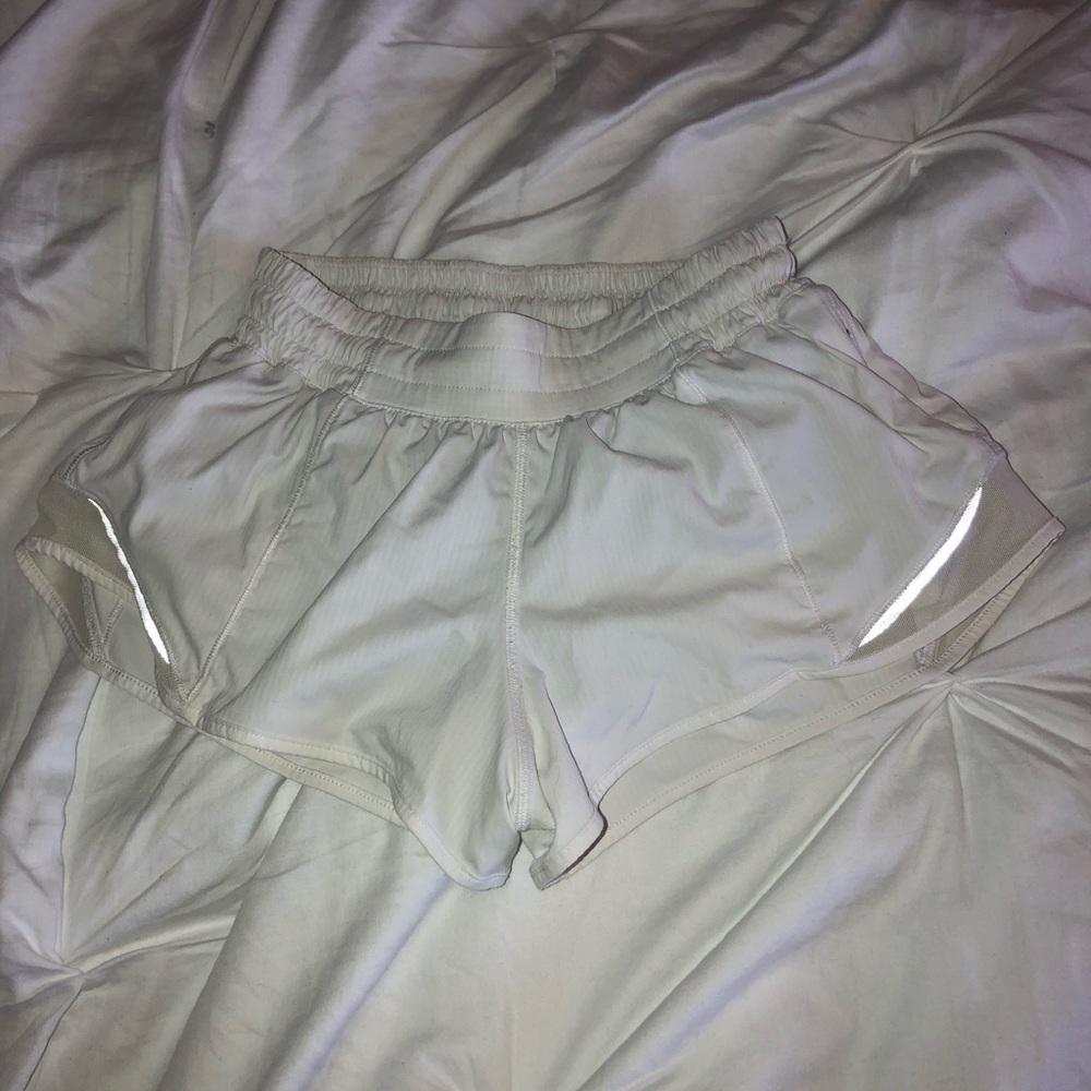 Lululemon Hottie Hot Short 2.5 inch